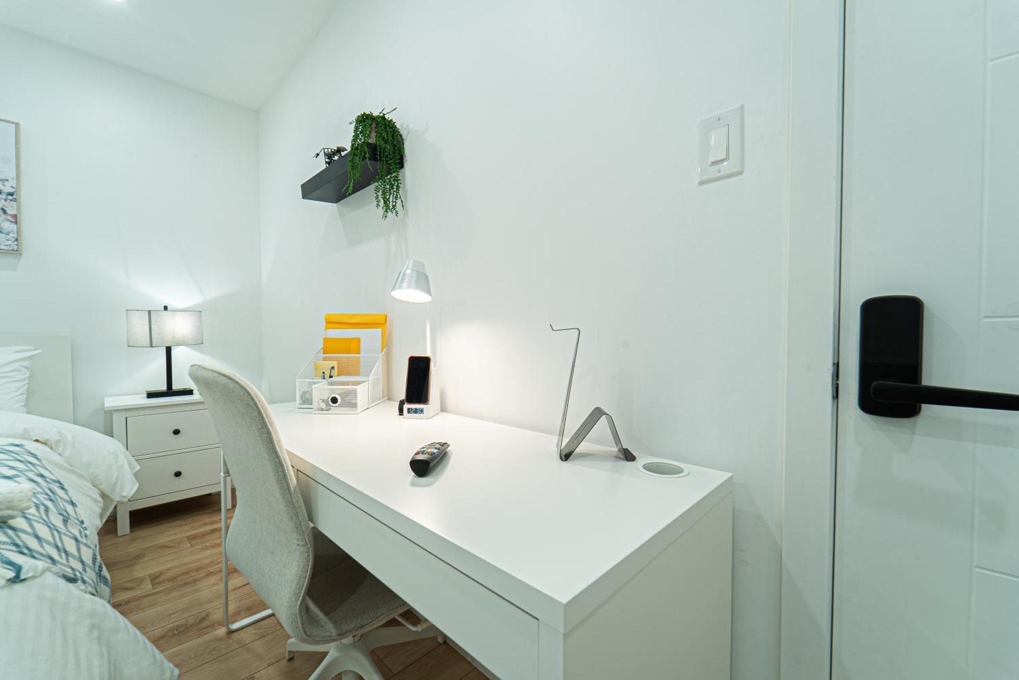 Homestay Cozy Double Private Room, Comfy Bed, Free Parking Toronto