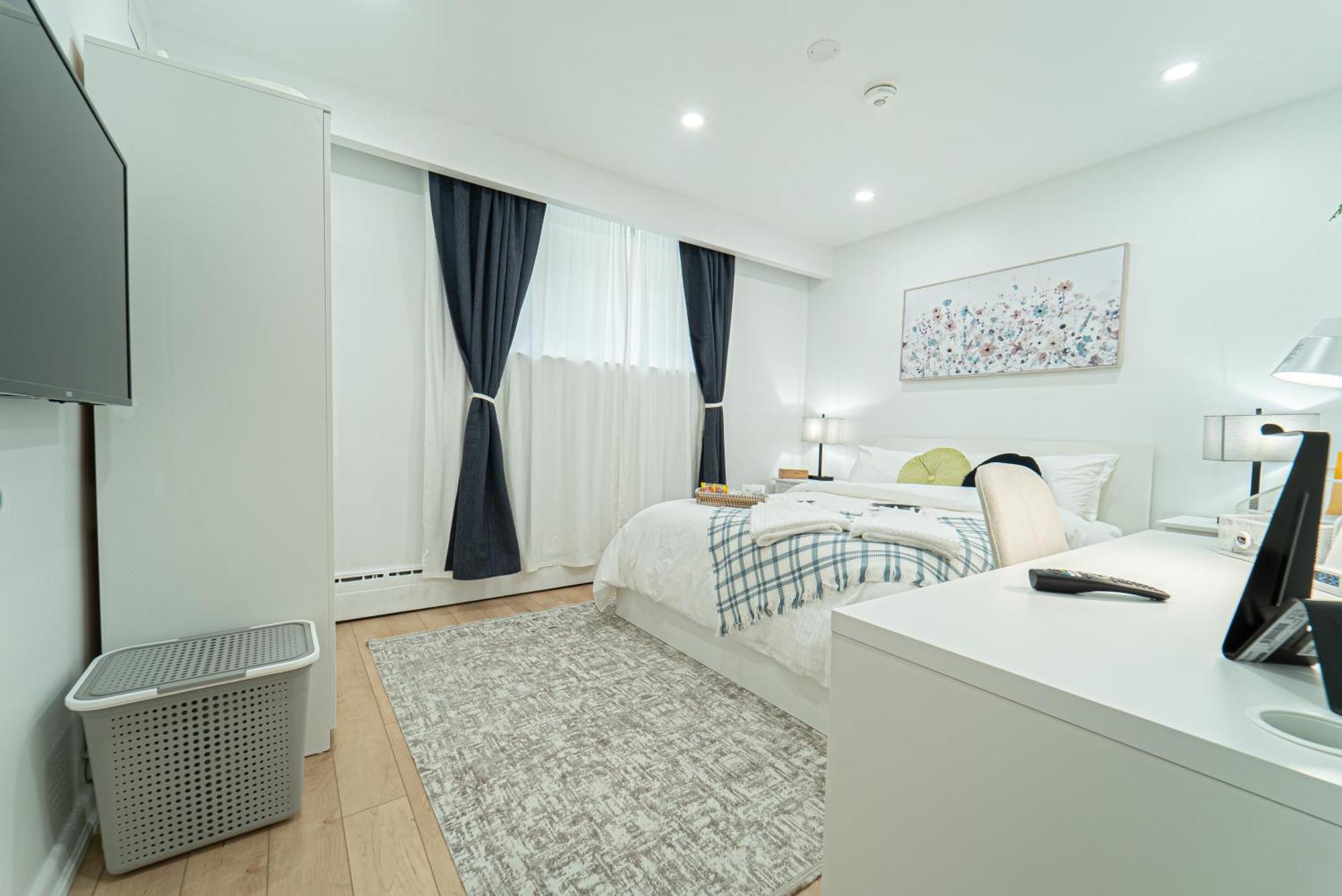 Homestay Cozy Double Private Room, Comfy Bed, Free Parking
