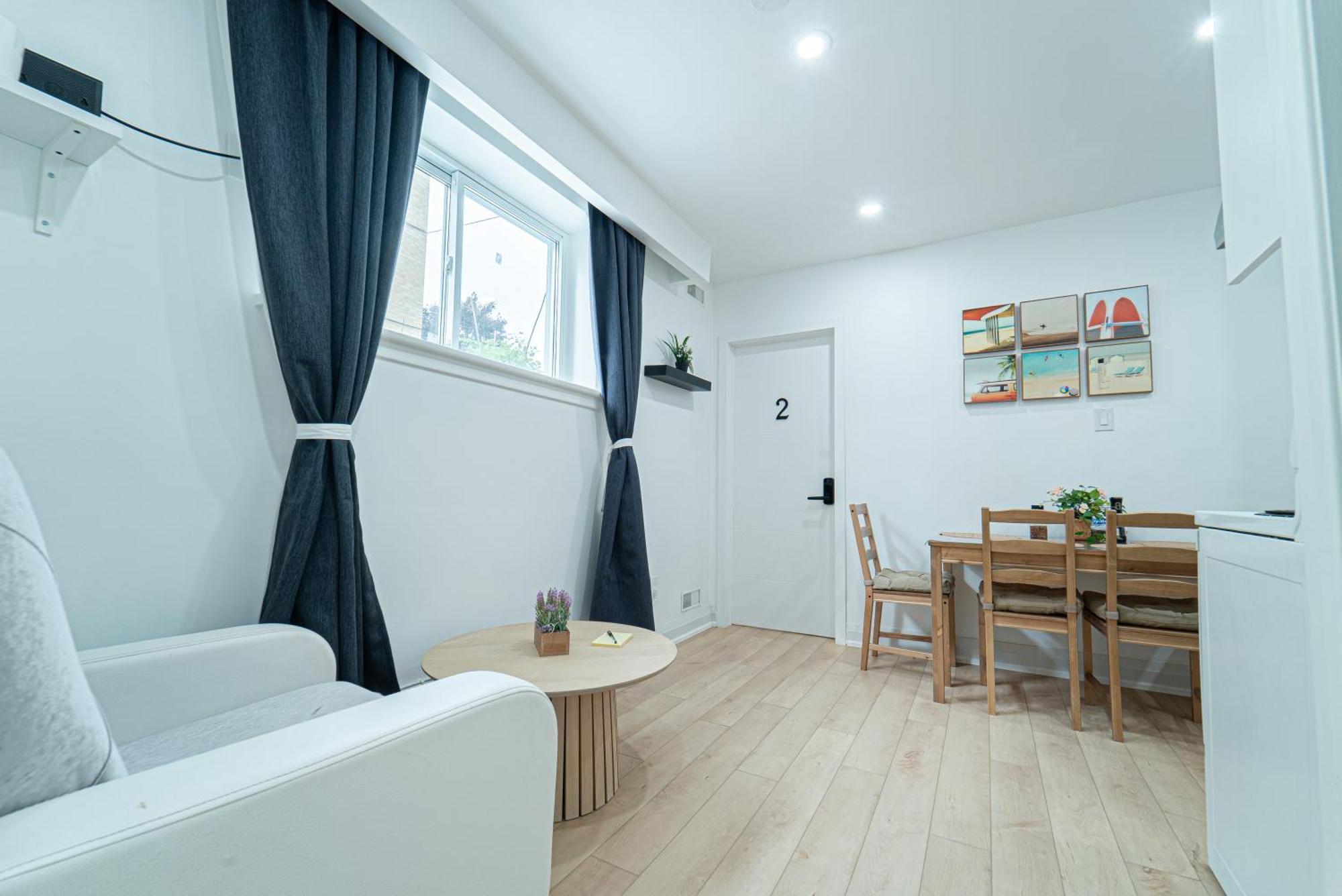 Homestay Cozy Double Private Room, Comfy Bed, Free Parking Toronto